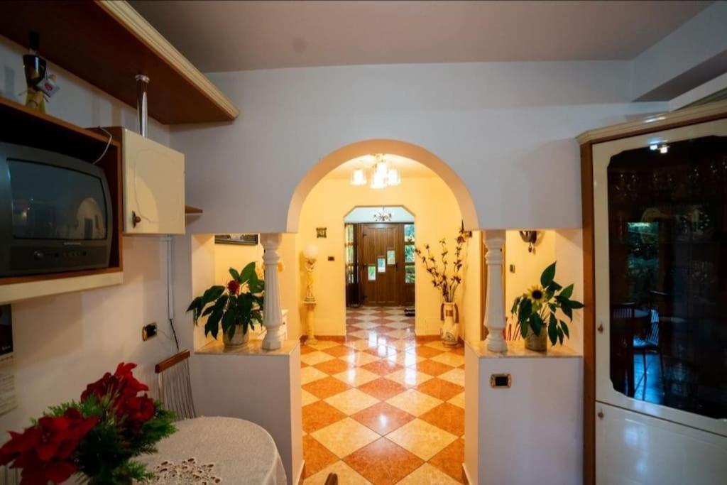Casa Mona Oradea Exterior foto